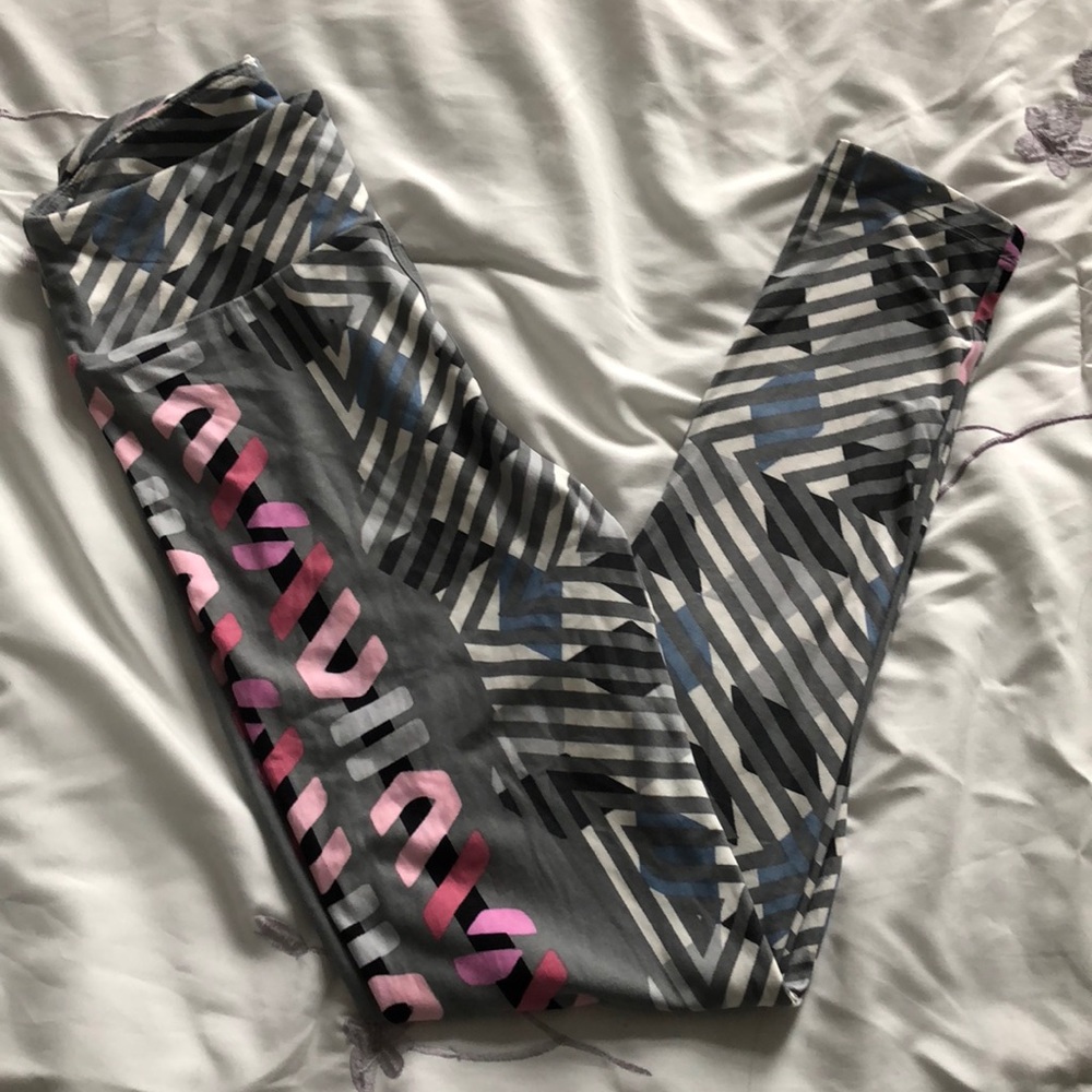 NWOT OS Patterned LuLaRoe Leggings